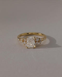 Anillo de Compromiso y Matrimonio Arin Eternity con Diamante Esmeralda Cultivado en Laboratorio IGI/GIA, Oro Blanco de 14k, Joyería Creada en Laboratorio para Mujer - Product Image 1