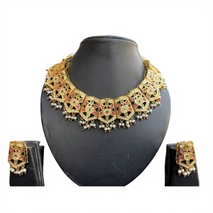 ชุดสร้อยคอทองเหลืองชุบทองประดับมุกเทียม AD Stone แบบอินเดีย สำหรับผู้หญิง งานแต่งงาน งานปาร์ตี้ เครื่องประดับสไตล์ชาติพันธุ์ คุณภาพส่งออก - Product Image 1