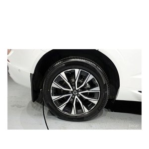 Volvo XC60 B5 2024, ultra-lumineux, conduite à gauche, boîte automatique, sièges en cuir, caméra de recul uniquement, 9 000 km ! - Product Image 5