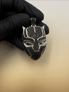 Colgante de Máscara de Pantera Negra de Plata de Ley 925 con Moissanita Iced Out de Corte Brillante Redondo, Colgante Unisex de Lujo Estilo Hip Hop - Product Image 2