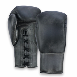 Gants de boxe en cuir à finition mate, imprimés sur mesure, à lacets, pour sparring, vente en gros - Product Image 3