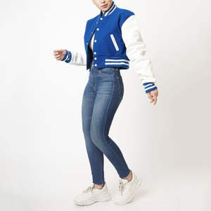 Chaqueta Varsity para Mujer, Estilo Béisbol, Chaqueta Bomber Acolchada Impermeable con Letras de Colegio, OEM ODM - Product Image 4