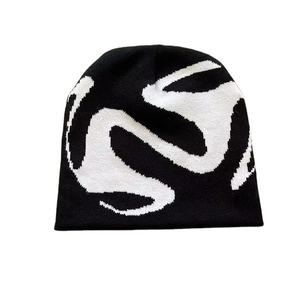 Gorro de Punto Unisex Negro Blanco Estilo Urbano Gorro de Invierno para Adultos Transpirable e Impermeable 100% Acrílico Ajustable - Product Image 5
