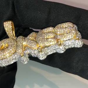 Colgante Personalizado con Letras de Burbuja con Incrustaciones de Diamantes Moissanite, Colgante con Nombre en Plata de Ley 925 Chapada en Oro con Micro Pavé Personalizado - Product Image 4