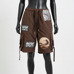 Shorts de bain pour femmes en polyester et élasthanne de haute qualité, couleur café, avec poche cargo, impression sérigraphique et logo brodé. - Product Image 6