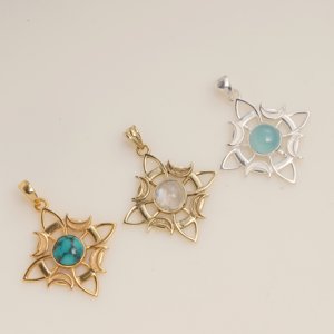 Colgante de Piedra Lunar Natural Sol y Luna, Tono Dorado, Estilo Bohemio, Latón, Hecho a Mano, Joyería de Piedras Preciosas de Diseño, Regalo Único para Mujeres - Product Image 2