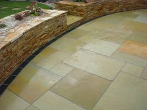 Losas de Piedra Caliza Amarilla Premium, Material Duradero y No Poroso para Patios Exteriores, Entradas de Autos, Patios Interiores y Construcción de Edificios - Product Image 4