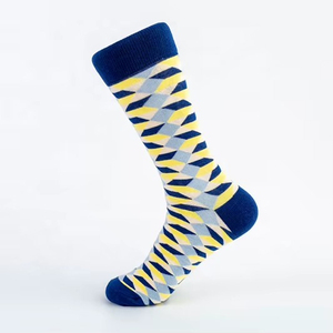 Chaussettes de sport en coton personnalisées en gros, chaussettes imprimées sur mesure, chaussettes avec logo OEM ODM, fournisseur en gros, chaussettes respirantes et confortables - Product Image 4