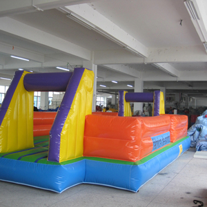 Cancha de Fútbol Inflable para Uso Comercial en Exteriores, Material de PVC, Capacidad de 500 kg - Product Image 1