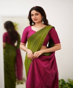 Sari de Seda Verde con Blusa Rosa, Vestido Tradicional Indio para Mujer, Ropa Casual para Todas las Temporadas, Listo para Enviar - Product Image 2