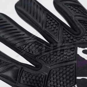 Gants de gardien de but professionnels en caoutchouc antidérapants pour adultes avec fermeture auto-agrippante, protection des doigts et du pouce, paume respirante - Product Image 4