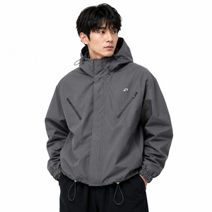 เสื้อแจ็คเก็ตผู้ชายกันน้ำ ทนลม ปรับฮู้ดได้ เสื้อกันฝนสำหรับกิจกรรมกลางแจ้ง รับผลิตแบบ OEM ODM ขายส่งจำนวนมาก - Product Image 1