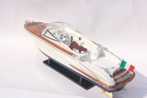 RIVA RAMA 44 PLATINUM Lancha rápida italiana de madera pintada, edición de lujo - Product Image 3