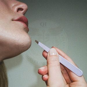 Pince à épiler professionnelle en acier inoxydable faite à la main, 9,6 cm, pointe inclinée, pointe carrée, durable, légère, pince à épiler pour les poils des sourcils - Product Image 6