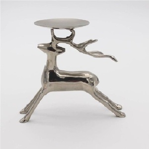 Porte-bougie vintage en métal noir en forme de cerf à trois bras, décoration de Noël artisanale, écologique et durable, motif renne - Product Image 4