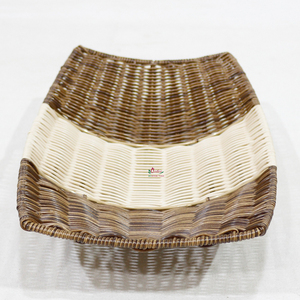 Plateau en osier tressé en plastique naturel écologique, plateau décoratif pour l'affichage en cuisine et la décoration intérieure - Product Image 5