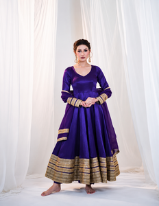 ชุดเดรส Anarkali แขนยาวปักเลื่อมลาย Codding ผ้าไหมหนา 3 มม. พร้อมกางเกงไมโครมีซับในและผ้าคลุมไหล่เข้าชุด รุ่น GW 6132 - Product Image 2