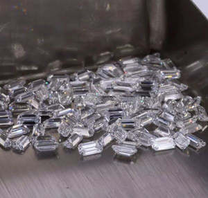 SHRAMAN DIAMOND Grossiste indien VS-Si Blanc Fancy Cut Émeraude synthétique de laboratoire certifiée pour diamants en vrac - Product Image 5