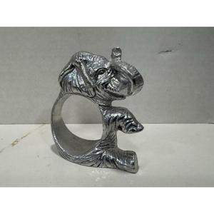 Anillo de servilleta de elefante bebé hecho a mano en metal para fiestas, reutilizable, apto para lavavajillas, para restaurantes y vajilla. - Product Image 1