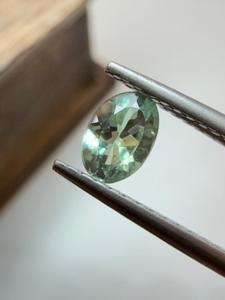 Alexandrite naturelle, taille ovale, couleur verte changeante, pierre précieuse non montée, 4,20x6,20 mm, 0,60 ct, pierre de collection pour bijoux - Product Image 5