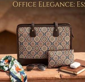 Bolso de Mano Ejecutivo de Lujo Personalizado para Portátil, con Estampado Jacquard de Jaipur, con Bolsillo y Detalles en Cuero, Set de Maletín para Mujer - Product Image 1