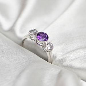 Anillo de Amatista Natural en Plata de Ley 925 con Engaste de Puntas, Elegante Amatista Púrpura, Joyería Premium para Bodas - Product Image 4