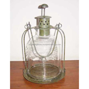Alambre de metal y linterna de vidrio transparente con revestimiento de polvo verde Acabado Forma redonda Diseño moderno de alta calidad para la decoración del hogar - Product Image 1