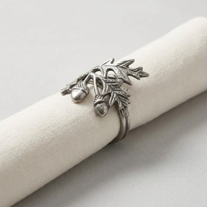 Anneaux de serviette en métal doré en gros, boucles de support de serviette géométriques triangulaires de luxe, ornements de décoration de table haut de gamme - Product Image 3