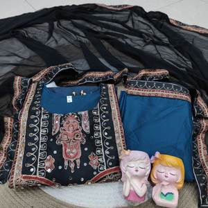 Colección de Lujo Brillante Especial para Eid, Traje Pakistaní Reversible para Fiestas, Tela Simmer para Todas las Temporadas - Product Image 6