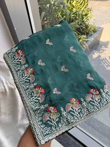 Sari de luxe brodé pour femme, en soie douce, pour l'hiver et l'été, idéal pour les fêtes, avec bordure richement brodée de sequins, ensemble de mariage indien - Product Image 5