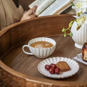 ชุดถ้วยกาแฟเซรามิคลายดอกไม้พร้อมจานรองสำหรับใช้ในบ้าน - Product Image 3