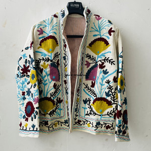 Chaqueta de algodón Suzani hecha a mano en India, chaqueta corta bordada a mano, abrigo unisex, chaqueta corta Suzani hecha a mano - Product Image 4