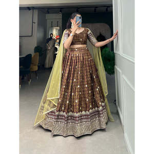 Chinon Impresión digital Bordado Lentejuelas Trabajo Mujer Lehenga Choli Set - Product Image 5