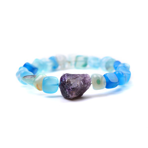 Bracelet extensible unisexe en résine acrylique et pierre d'améthyste rose style bohème, avec perles en lucite, par Hemasa Fashions, serti de pierres NA Channel - Product Image 4