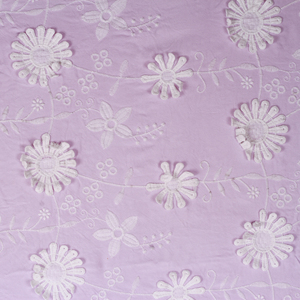 Tela de Algodón Lavanda Premium con Bordado 3D – Material con Motivo Floral Texturizado para Prendas de Vestir y Decoración del Hogar - Product Image 3