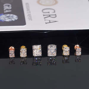 IKYRAA JEWELS ต่างหูเงินแท้ 925 ประดับเพชรโมอิสซาไนต์ทรงเรเดียนท์คัท รับรองโดย GRA น้ำหนัก 4 กะรัต ขนาด 8x10 มม. ดีไซน์ทรงสี่เหลี่ยมผืนผ้า สำหรับผู้หญิง - Product Image 5