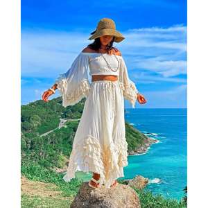 Ensemble deux pièces bohème pour femmes, haut court à épaules dénudées, jupe longue à volants, tenue bohème d'été pour la plage - Product Image 1