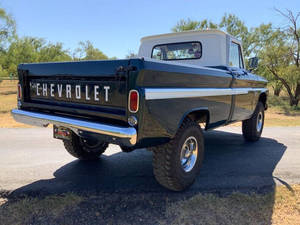 Offre exceptionnelle - Chevrolet CK 10 Series 5.3L V8 Pick-Up d'occasion, modèle classique de 1966, PRÊT À ÊTRE EXPÉDIÉ AVEC EFFICACITÉ AUJOURD'HUI - Product Image 3