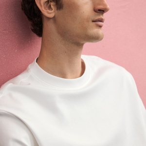 T-shirt en coton épais de haute qualité pour homme, coupe ample, logo imprimé personnalisé, t-shirt graphique pour un usage quotidien - Product Image 3