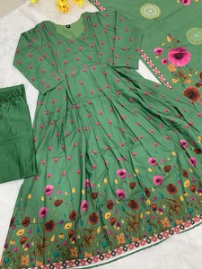 NUEVO Salwar Kameez de Diseño para Mujer, Ropa de Fiesta, Muselina Pesada con Estampado Digital, Secado Rápido, para Todas las Temporadas, Completamente Cosido, con Forro Interior - Product Image 5