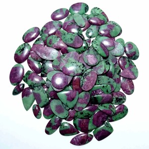Suministro al por Mayor de Piedra de Cristal Curativa de Rubí Zoisite para Terapia de Chakras, Sesiones de Reiki y Uso en Bienestar, Disponible al Mejor Precio - Product Image 4
