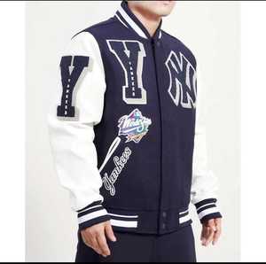 แจ็คเก็ตวาร์ซิตี้แบบสองสีสั่งทำพิเศษ สีน้ำเงินขาว แจ็คเก็ตเบสบอลแบบ Letterman ปักลายปะติด กระดุมแป๊ก สตรีทแวร์ แจ็คเก็ตบอมเบอร์ - Product Image 3