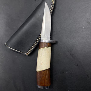 Cuchillo de caza de hoja fija de acero de Damasco con mango de madera, cuchillos de caza hechos en Pakistán - Product Image 5