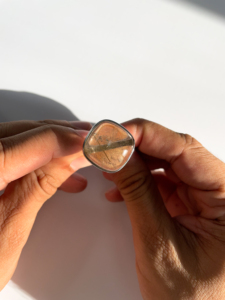 Anillo de Cuarzo Rutilado Dorado Natural, Plata de Ley 925, Hecho a Mano, Cabujón con Corte Cojín, Piedra Venus Hair, Joyería Minimalista - Product Image 4