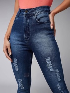 Jean en denim extensible de qualité supérieure pour femme - Coupe vintage ajustée au niveau du genou, taille mi-haute, avec finition claire/foncée/moyenne - Product Image 6