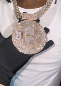 จี้เงินแท้ทรงกลมขนาดใหญ่ประดับเพชรโมอิสซาไนต์ VVS ระดับพรีเมียม 925 พร้อมตัวอักษรแบบกำหนดเองสำหรับสร้อยคอ - Product Image 3