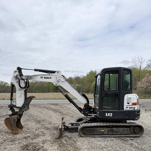 Mini-excavatrice Bobcat de qualité supérieure pour les travaux de terrassement intensifs, la construction, l'aménagement paysager et les projets de développement de terrains - Product Image 2