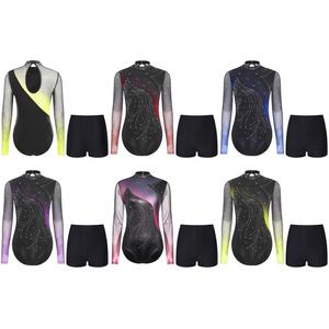Ensemble de justaucorps et short de danse pour femmes, idéal pour le patinage artistique, la danse latine, la salsa, le tango, les spectacles de danse de salon et les entraînements décontractés. - Product Image 1