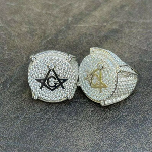 แหวนเงินแท้ชุบเหลืองสไตล์ฮิปฮอปประดับเพชรโมอิสซาไนต์คุณภาพสูงขายส่งสำหรับทุกเพศ - Product Image 1