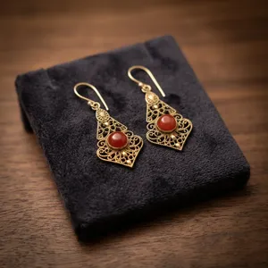 Pendientes de Latón con Cabujón de Ónix Rojo, Joyería Bohemia, Diseño Personalizado del Fabricante - Product Image 1